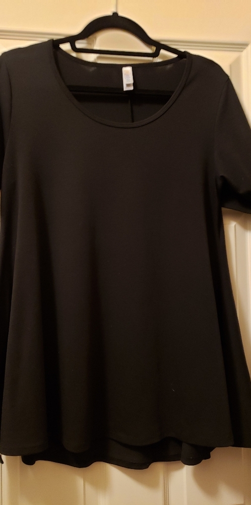 Xs black Lularoe Perfect Tee.